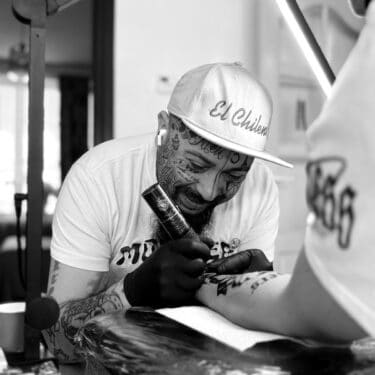 Roberto Gonzalez tattooing big back tattoo