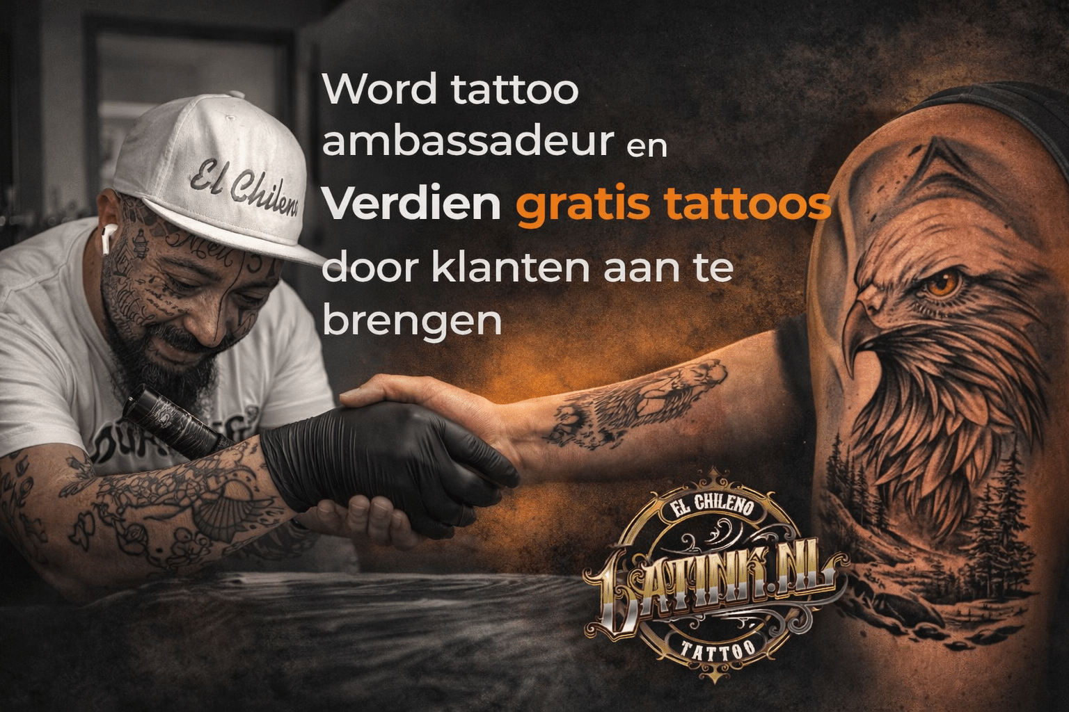 Roberto die een hand geeft aan iemand die een gratis tattoo heeft verdiend